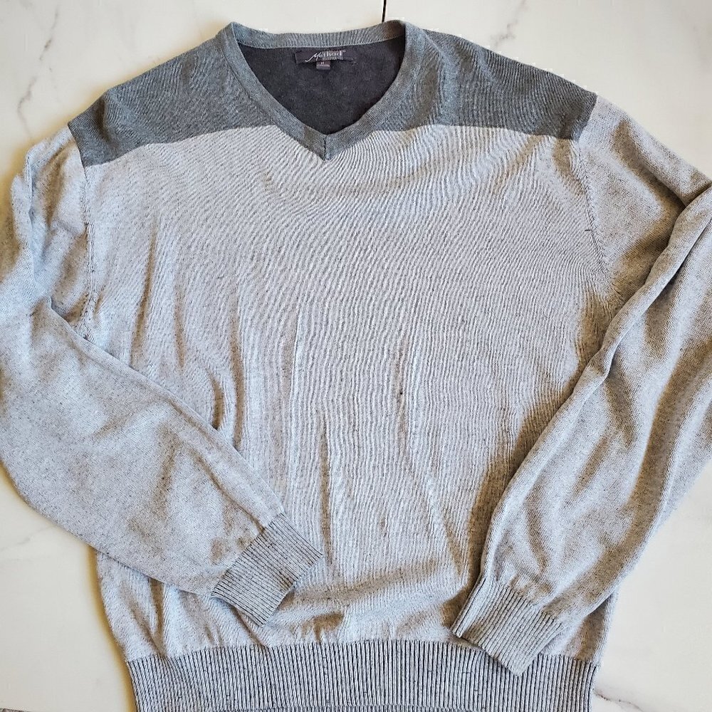 Men's Method Lightweight V-Neck Sweater